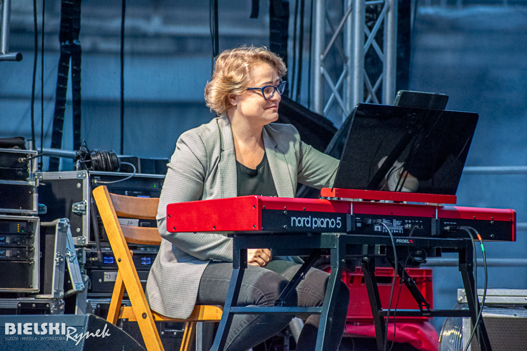Rodzinny piknik SpLATA i koncert grupy 2B Voice