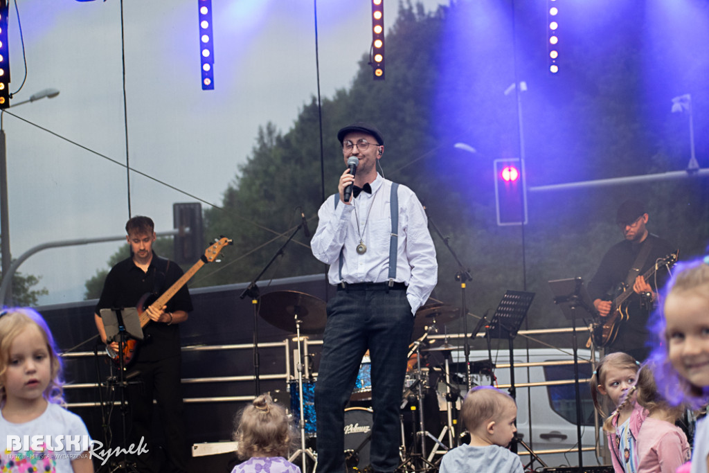 Rodzinny piknik SpLATA i koncert grupy 2B Voice