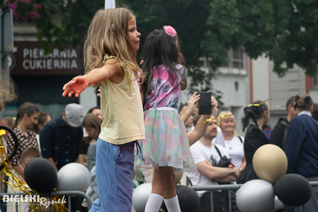 Rodzinny piknik SpLATA i koncert grupy 2B Voice