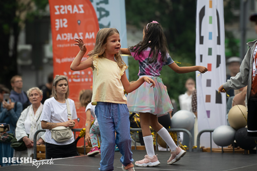 Rodzinny piknik SpLATA i koncert grupy 2B Voice