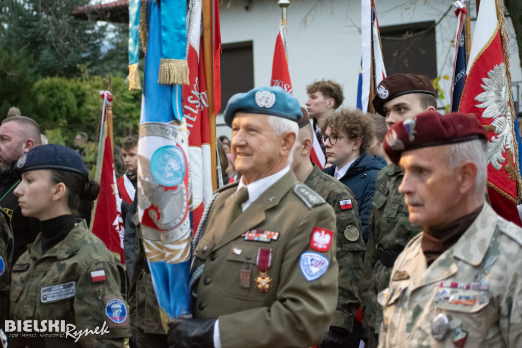 Święto Niepodległości - przemarsz na cmentarz wojskowy