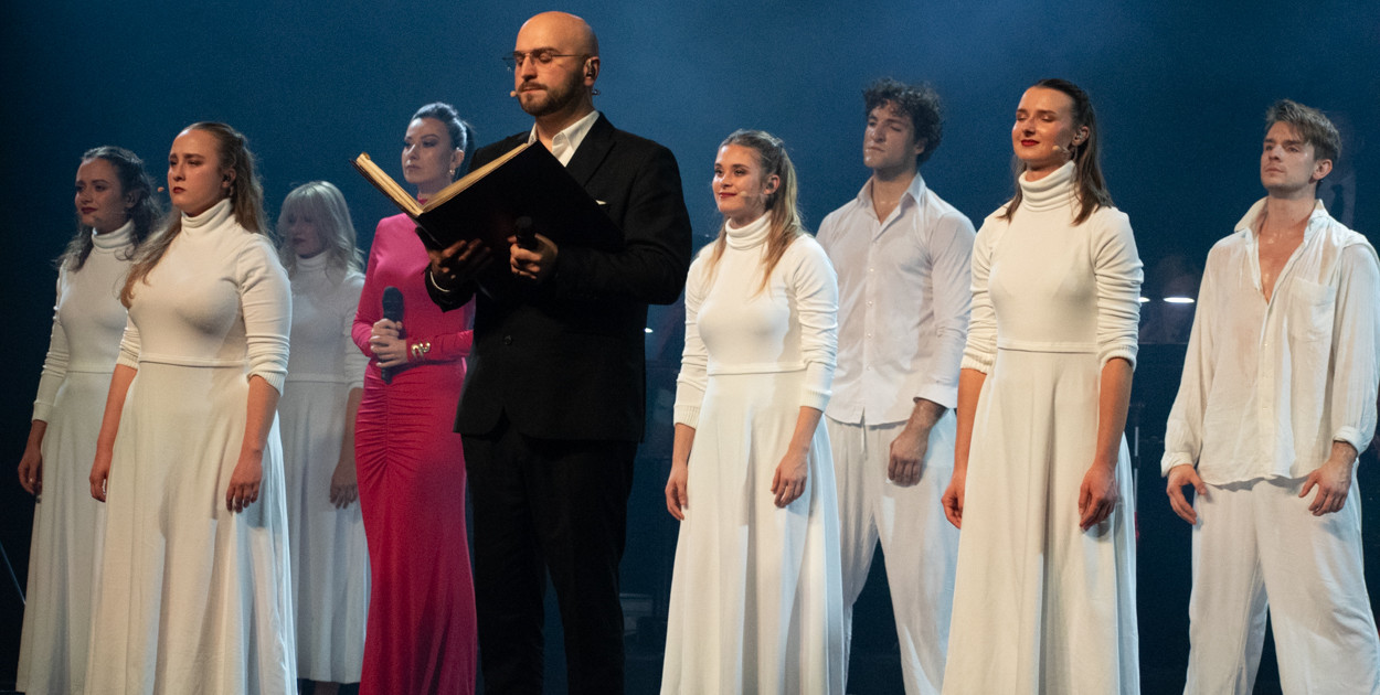 PIEŚNI KRONIKARZA - widowisko muzyczne