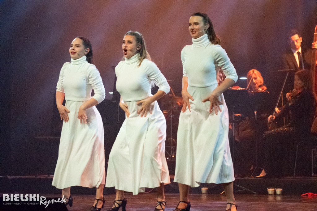 PIEŚNI KRONIKARZA - widowisko muzyczne