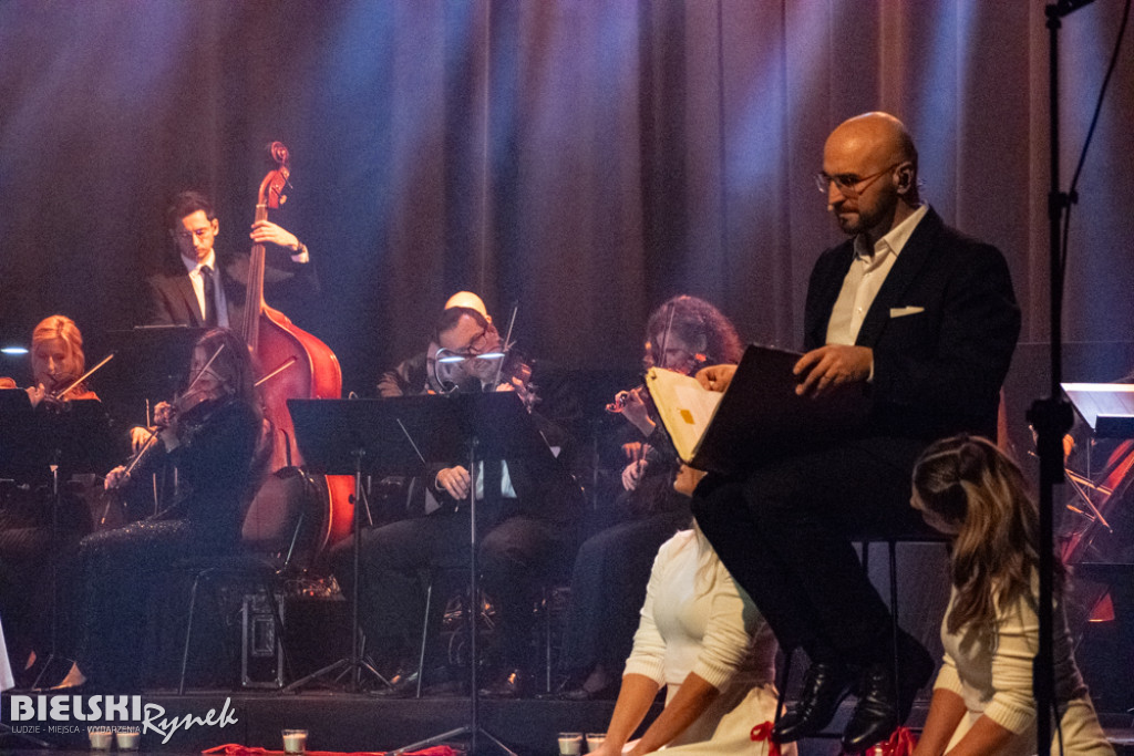 PIEŚNI KRONIKARZA - widowisko muzyczne