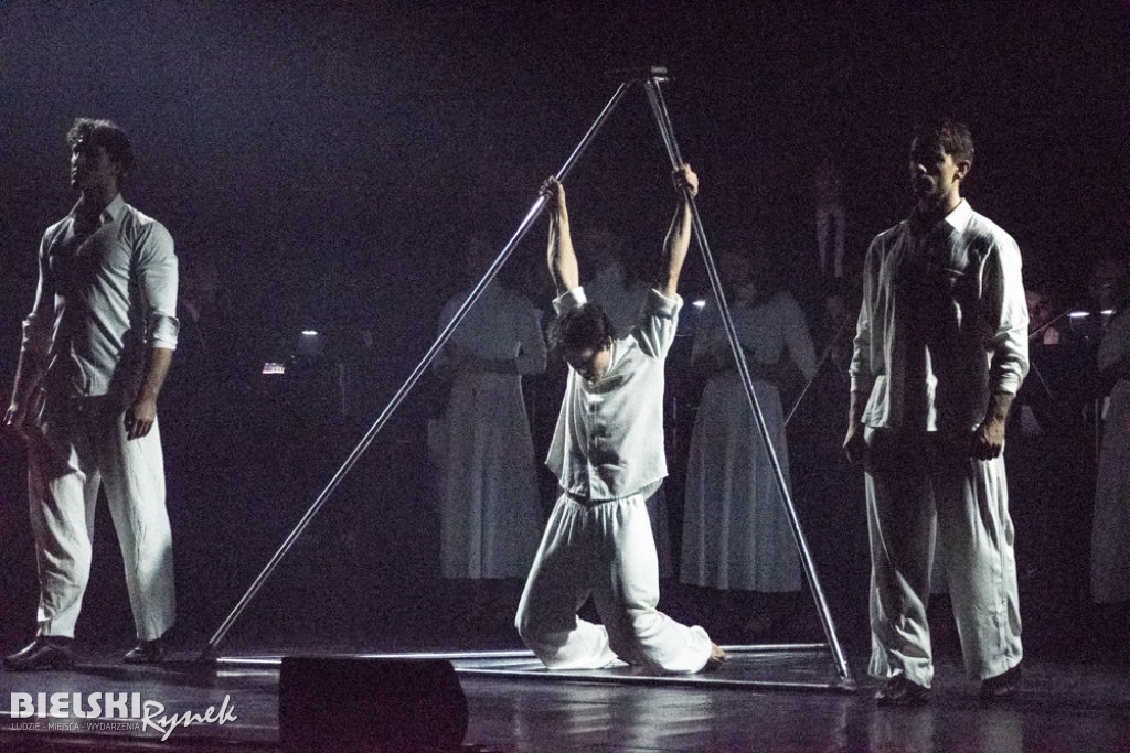 PIEŚNI KRONIKARZA - widowisko muzyczne