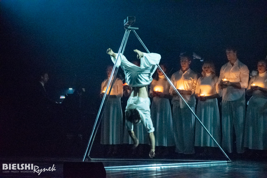 PIEŚNI KRONIKARZA - widowisko muzyczne