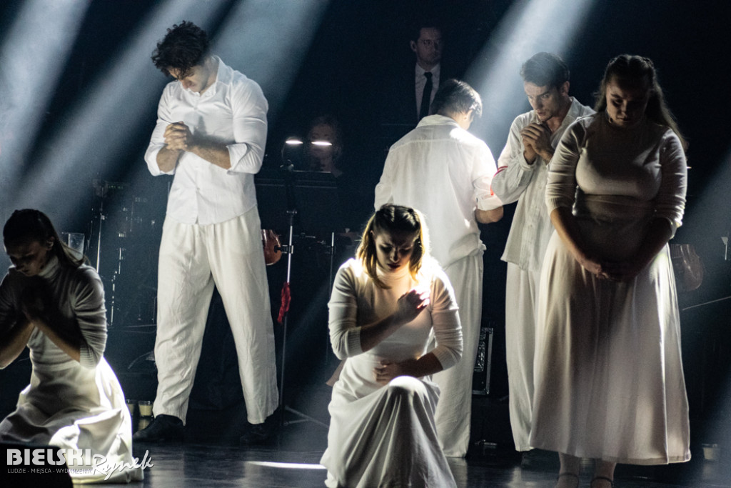 PIEŚNI KRONIKARZA - widowisko muzyczne