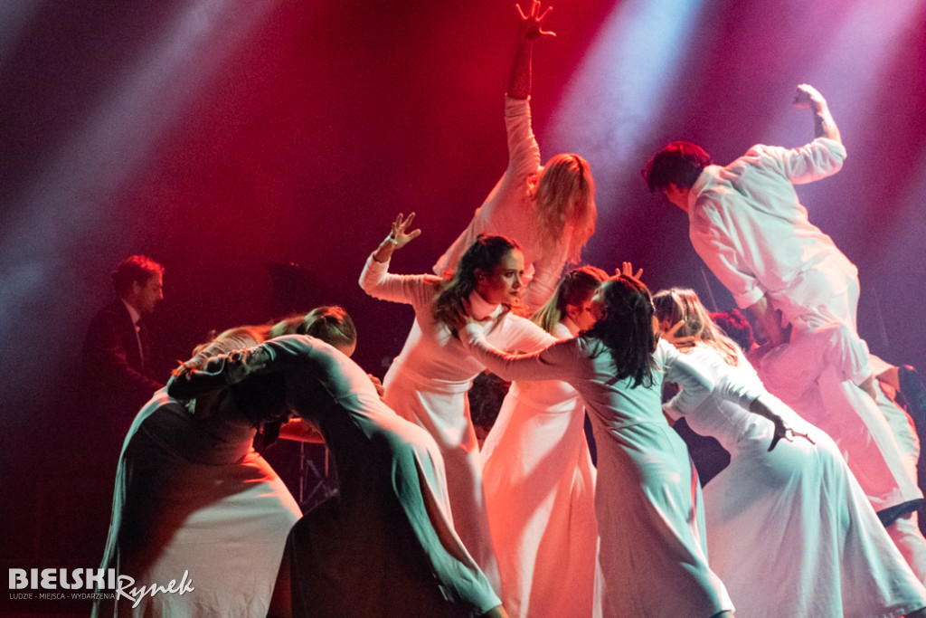 PIEŚNI KRONIKARZA - widowisko muzyczne