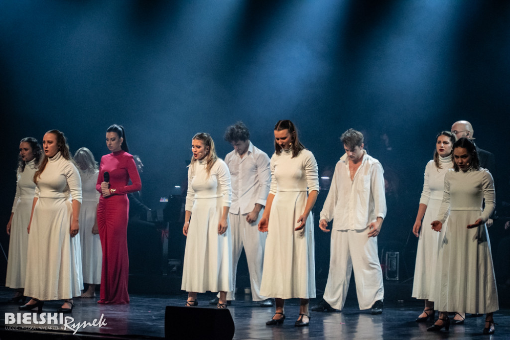 PIEŚNI KRONIKARZA - widowisko muzyczne