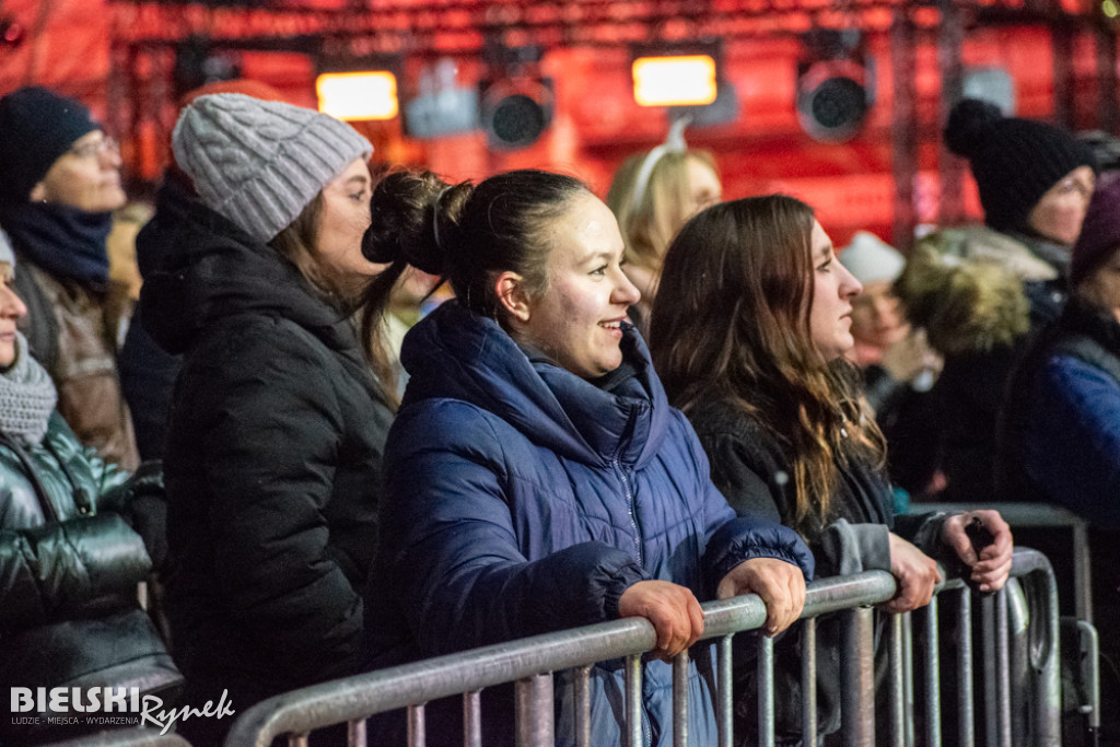 Sylwester w Bielsku-Białej. Nowy Rok powitany na placu Wojska Polskiego