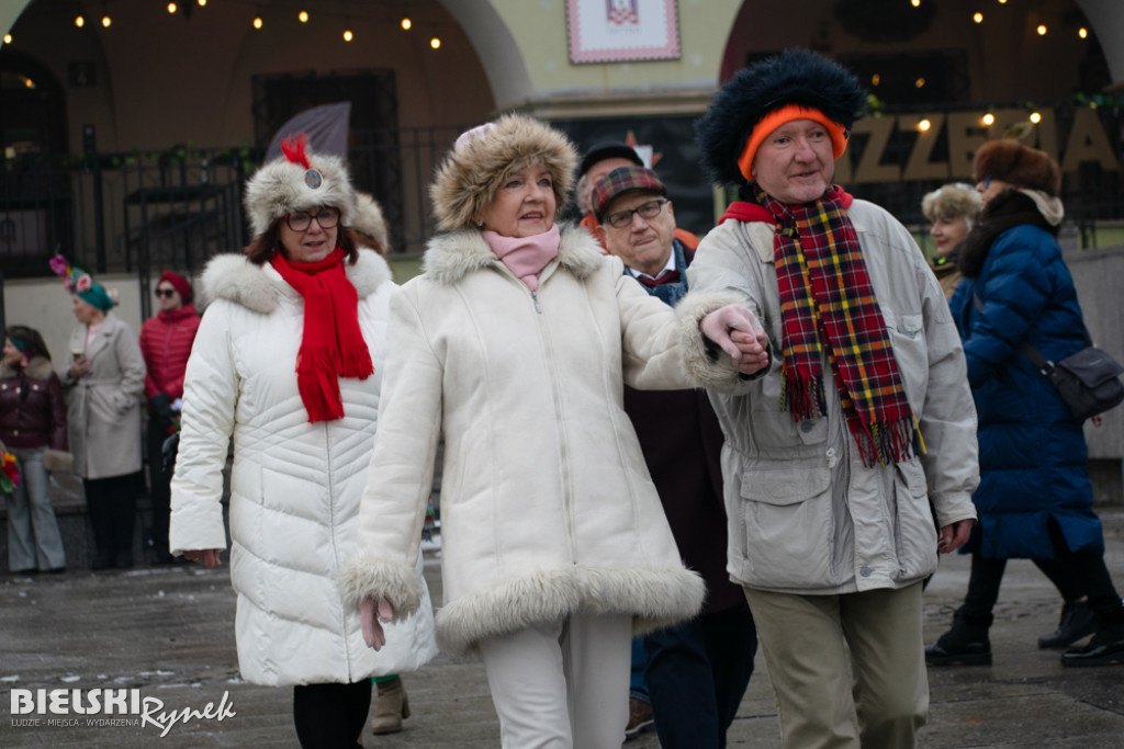 Polonez na placu Wojska Polskiego I barwne korowody