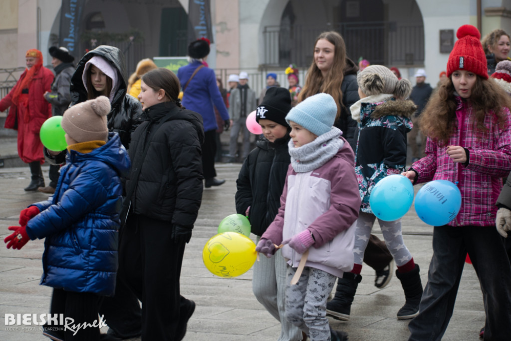 Polonez na placu Wojska Polskiego I barwne korowody