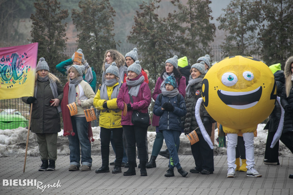 Polonez na placu Wojska Polskiego I barwne korowody