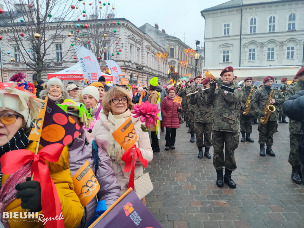 Polonez na placu Wojska Polskiego I barwne korowody