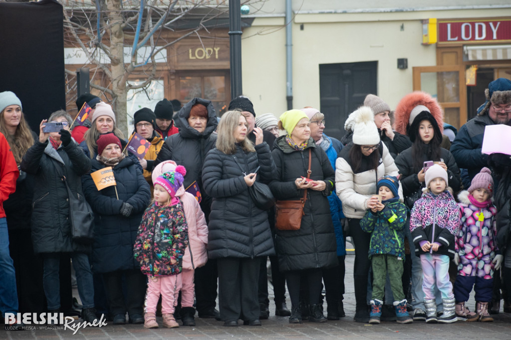 Polonez na placu Wojska Polskiego I barwne korowody