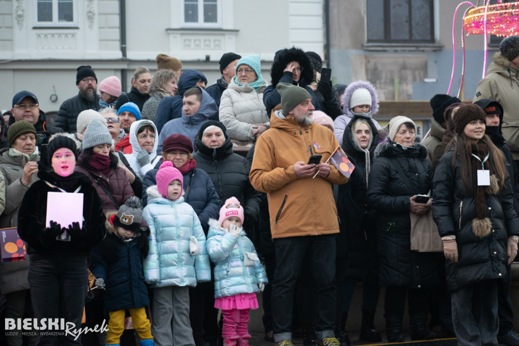 Polonez na placu Wojska Polskiego I barwne korowody