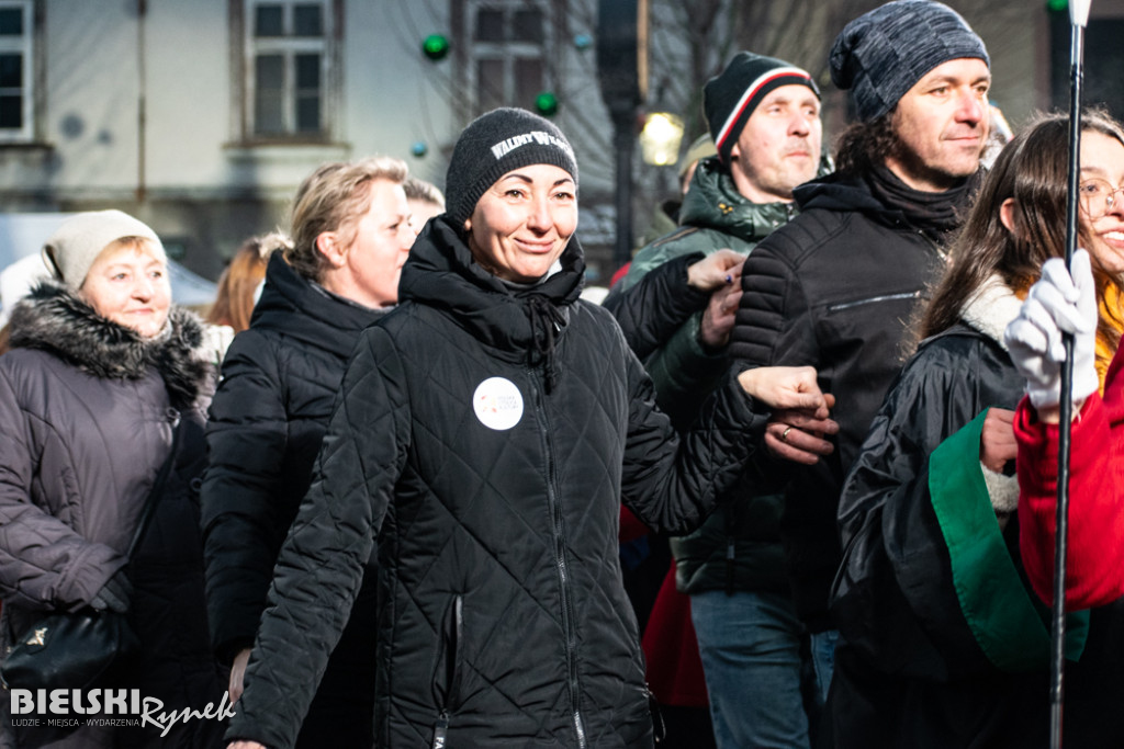 Polonez na placu Wojska Polskiego I barwne korowody