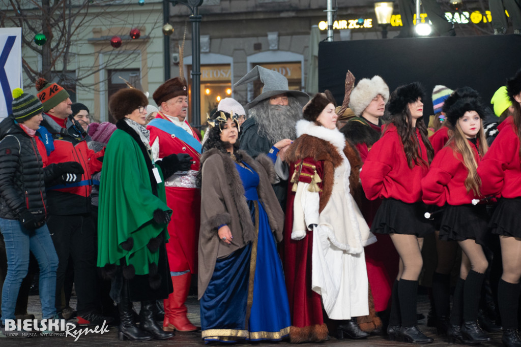 Polonez na placu Wojska Polskiego I barwne korowody