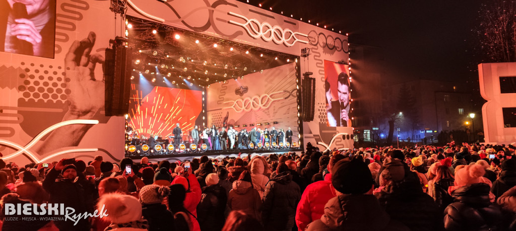 EVVIVA L\'ARTE - NIECH ŻYJE SZTUKA - koncert pod Ratuszem