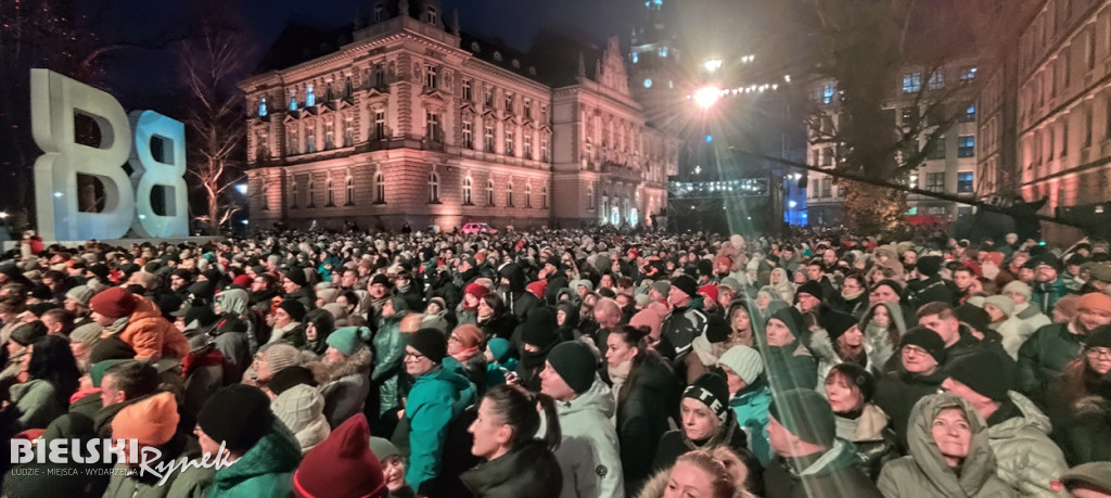 EVVIVA L\'ARTE - NIECH ŻYJE SZTUKA - koncert pod Ratuszem