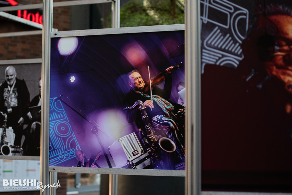 Nasz Michał Anioł w Galerii Sfera Wystawa poświęcona Michałowi Urbaniakowi – „Aniołowi Jazzu 2019”