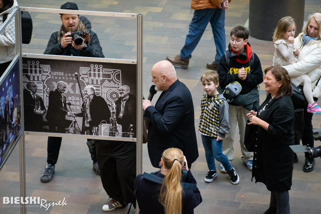 Nasz Michał Anioł w Galerii Sfera Wystawa poświęcona Michałowi Urbaniakowi – „Aniołowi Jazzu 2019”