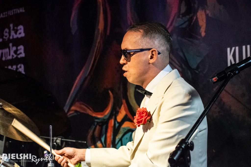 Jazzowy dancing w murach dawnej Patrii