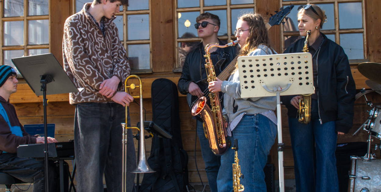 Jazzowe śniadanie na stoku Dębowca