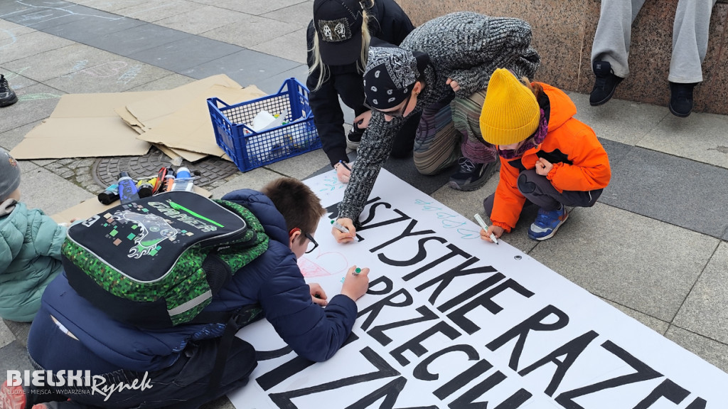 Street party przeciwko rasizmowi