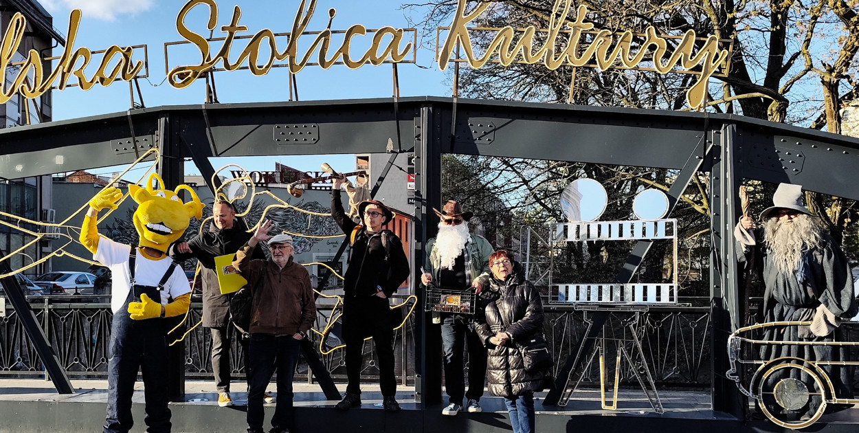 Tropami niezwykłej trójki ulicami Bielska-Białej