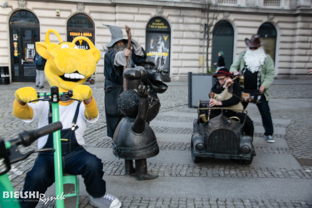 Tropami niezwykłej trójki ulicami Bielska-Białej