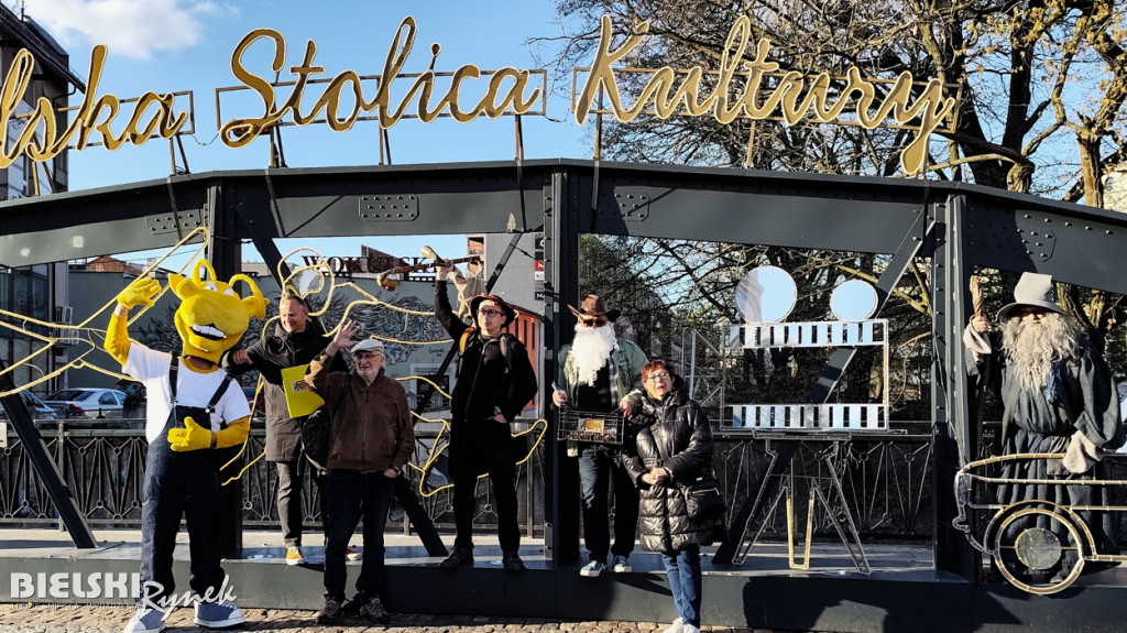 Tropami niezwykłej trójki ulicami Bielska-Białej