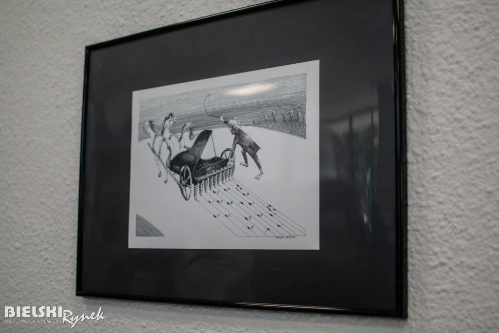 Spotkanie na żółtej sofie i galeria rysunków Henryka Cebuli