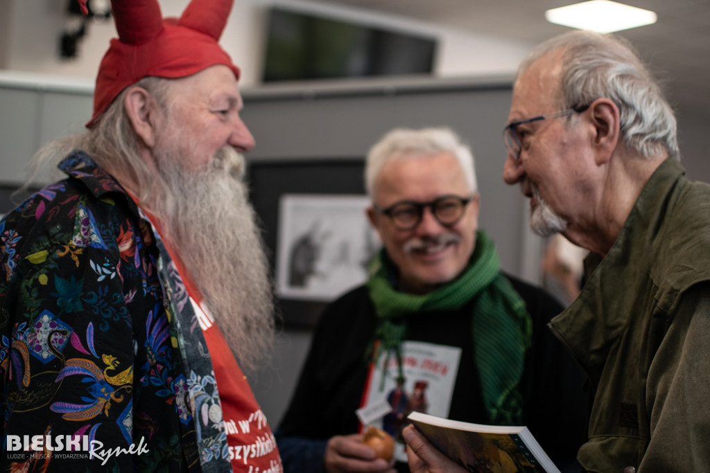 Spotkanie na żółtej sofie i galeria rysunków Henryka Cebuli