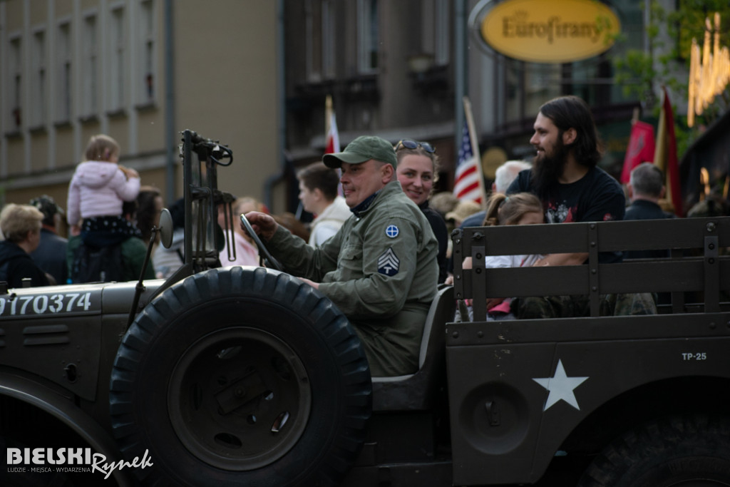 Majówka z muzyką filmową na placu Wojska Polskiego. Zobacz galerię zdjęć
