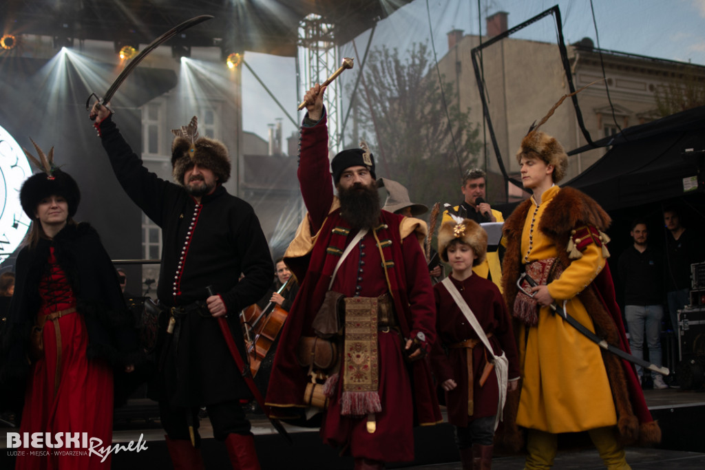 Majówka z muzyką filmową na placu Wojska Polskiego. Zobacz galerię zdjęć