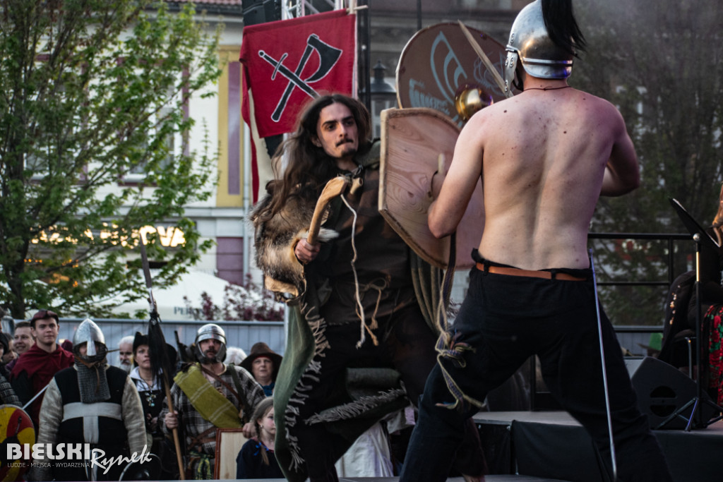 Majówka z muzyką filmową na placu Wojska Polskiego. Zobacz galerię zdjęć