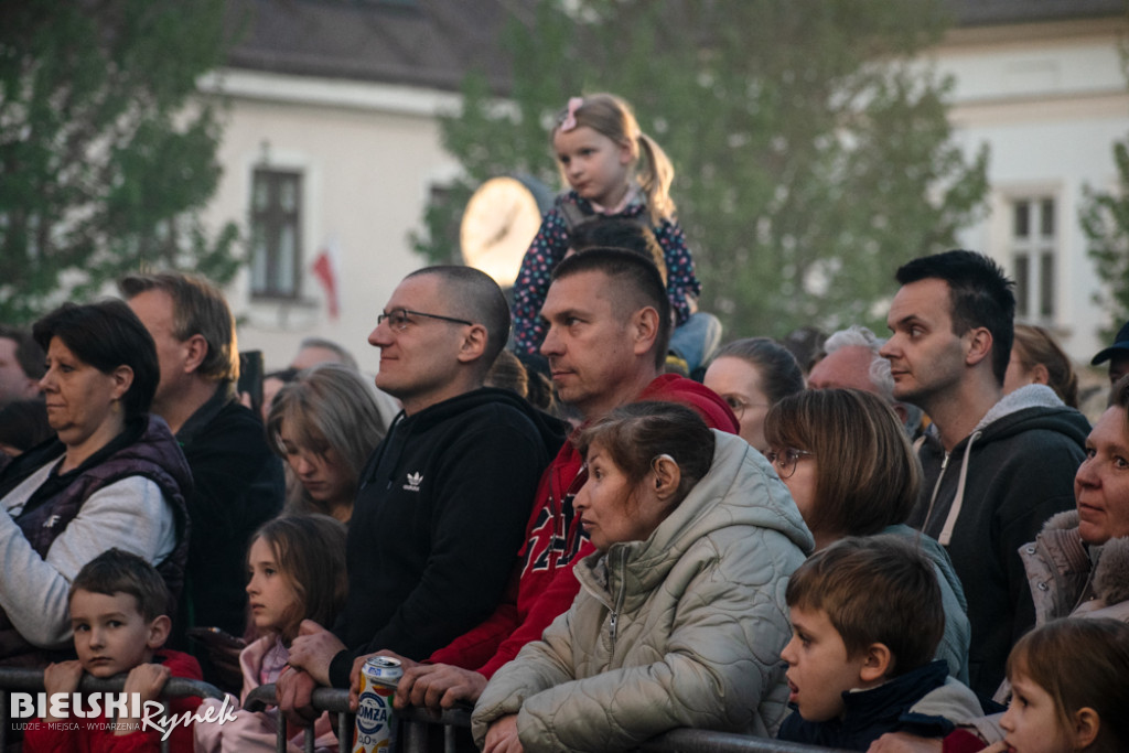 Majówka z muzyką filmową na placu Wojska Polskiego. Zobacz galerię zdjęć