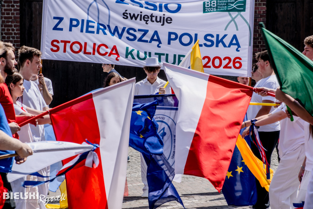 Kolorowy przemarsz młodzieży przeszedł ulicami Bielska-Białej