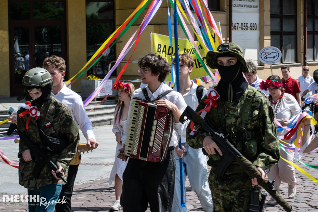 Kolorowy przemarsz młodzieży przeszedł ulicami Bielska-Białej