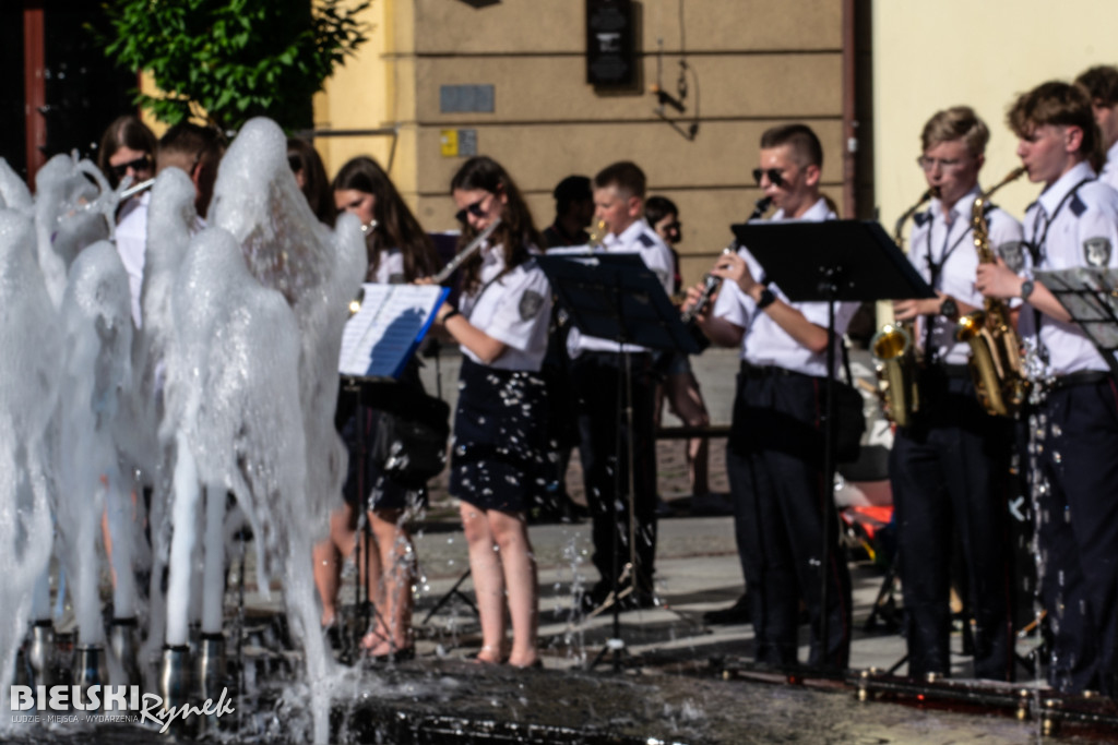 Orkiestry dęte na ulicach Bielska-Białej