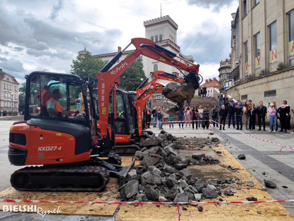 Fotogaleria z otwarcia 6. Bielskiego Festiwalu Sztuk Wizualnych