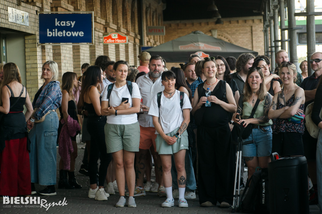 Zadymka ruszyła z dworca i dotarła do Browarii Dziedzice