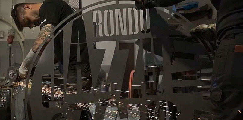 Instalacja na rondo Bielskiego Jazzu