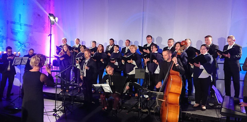 Koncert charytatywny na cmentarzu żydowskim
