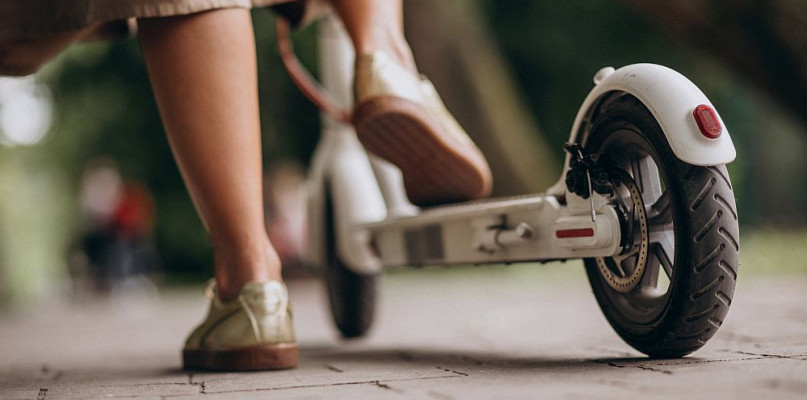 Jak prawidłowo oświetlić hulajnogę