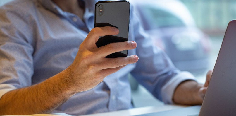 Głuchy telefon? Spoofing? Jak się bronić przed tego typu oszustwami