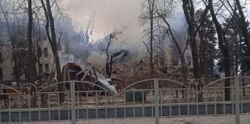 Włosi są gotowi odbudować zniszczony teatr w Mariupolu