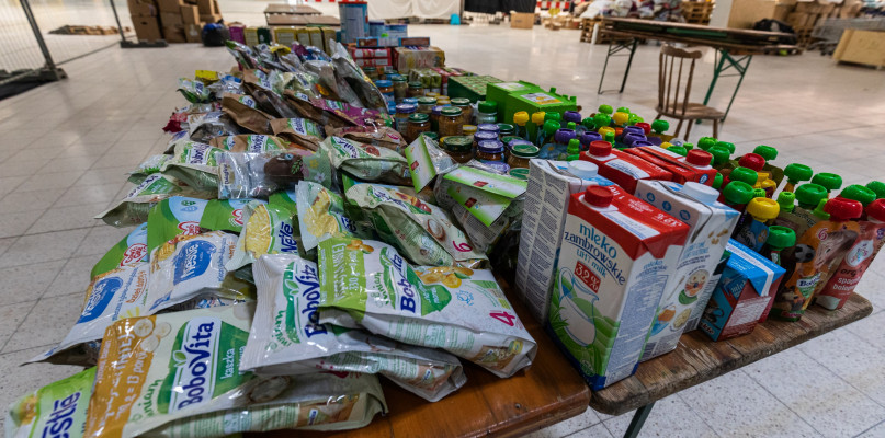 Punkt pomocy w Tesco kończy działalność. Coraz mniej darów, formuła się wyczerpała