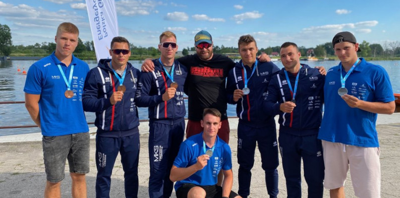 W miniony weekend w Bydgoszczy na torze regatowym Brdyujście odbyły się 85. Mistrzostwa Polski Seniorów w Sprincie Kajakowym. Świetny występ zaliczyli reprezentanci MKS Czechowice - Dziedzice, którzy zdobyli aż 7 medali, w tym 3 złote, 2 srebrne i 2 brązowe.